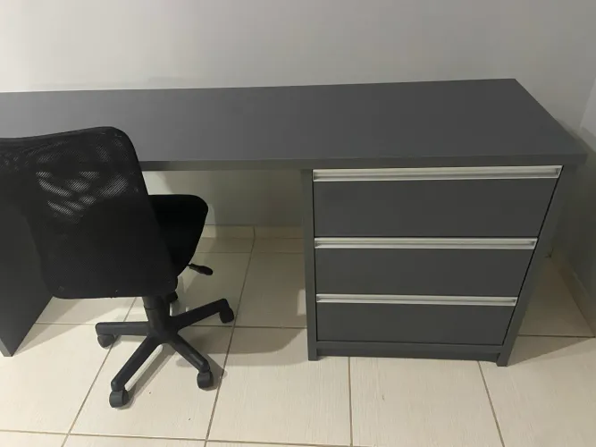 Escrivaninha 1,80 100% mdf com cadeira giratório