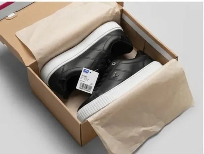 Tênis preto casual