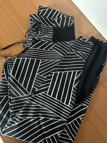 legging mar & bronze estampada preta e branca
