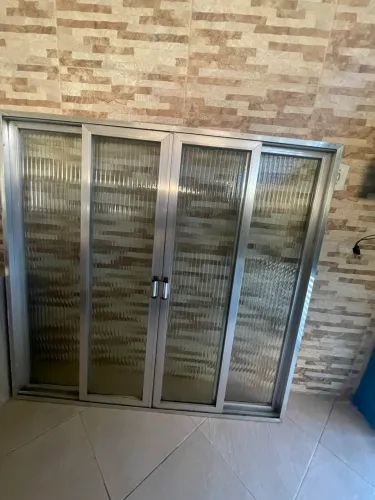 Janela de alumínio