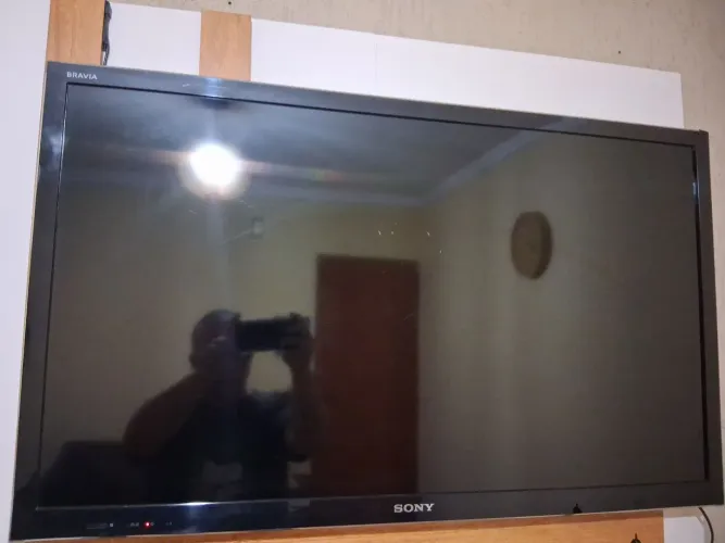 Vende-se tv 43 polegadas sony semi nova aceito cartão