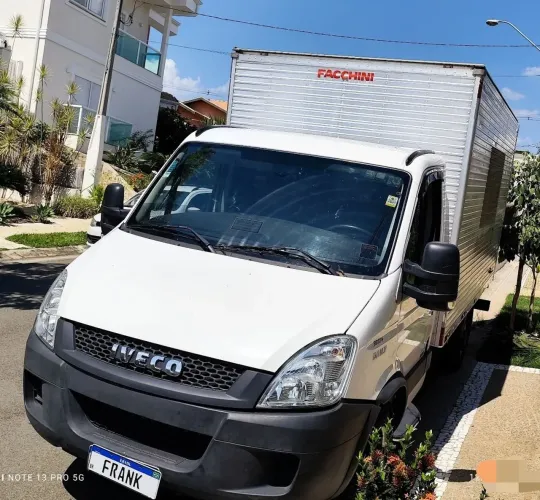 Iveco Daily  35s14  2019 ** km. 98.000. . Baú. 4,20