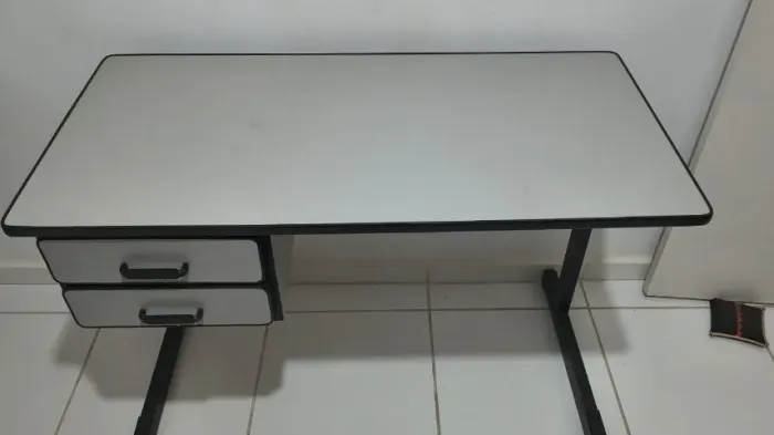 Escrivaninha/Mesa de Escritório