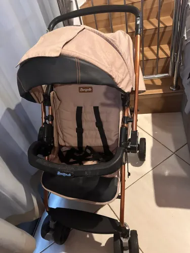 Carrinho de bebê + bebê conforto
