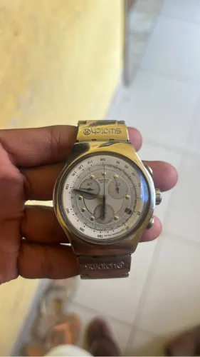 Swatch Cara Branca 