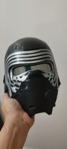 Máscara Kylo Ren original Hasbro - Com modulador de voz