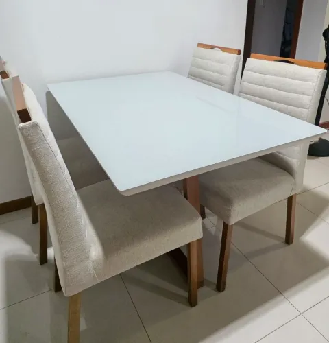 Mesa de jantar em Laka + 4 cadeiras EXCELENTE estado!