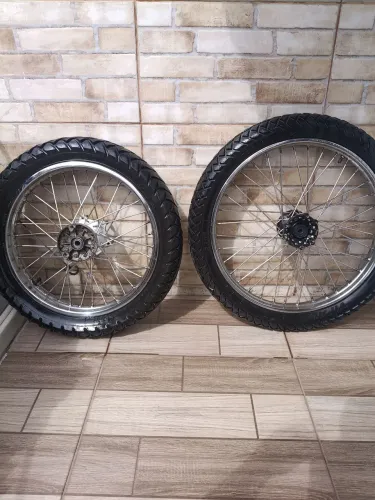 Rodas completas para Ténéré 250