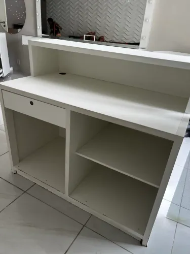 Móvel para recepção 