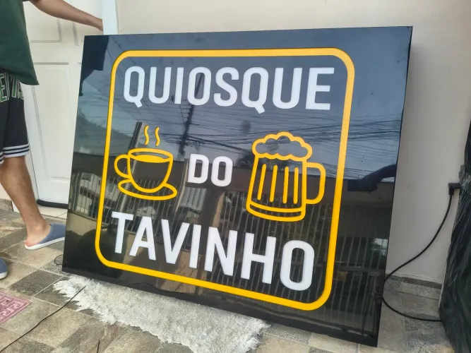PLACA EXTERIOR LUMINOSA com fotocelula