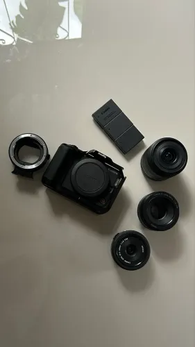 Canon R50 V + 3 Lentes e acessórios