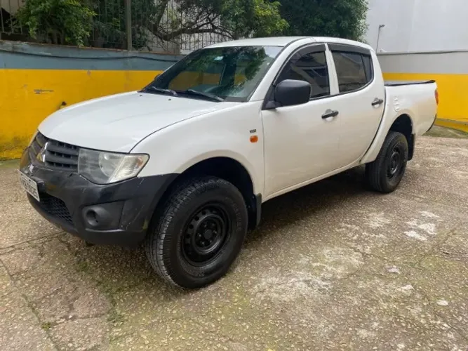 Mitsubishi L200 Triton GL 3.2 CD TB Int. Dies. Mec. 2018