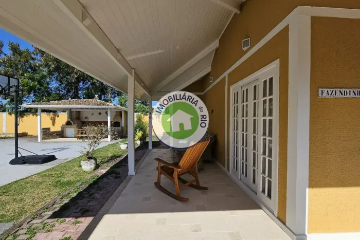 Casa em Condomínio de Luxo com 2 Quartos e 1 Suíte em Vargem Pequena, Rio de Janeiro-RJ -