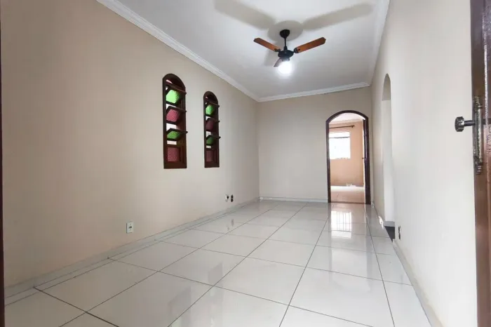 Casa à Venda - União, 3 Quartos, 360 m2