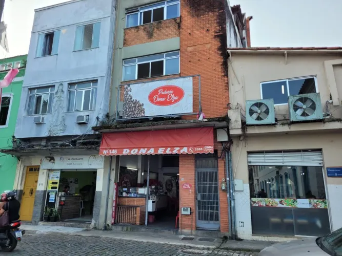 Prédio Comercial para Venda em Angra dos Reis, Centro, 3 dormitórios, 1 suíte, 3 banheiros