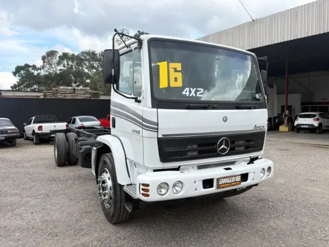 Mercedes Benz Atron 1719, 4x2, Reduzido.