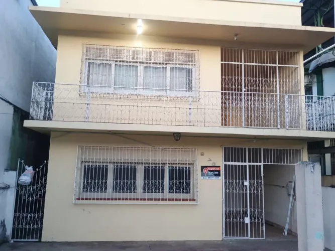 Sobrado bem localizado