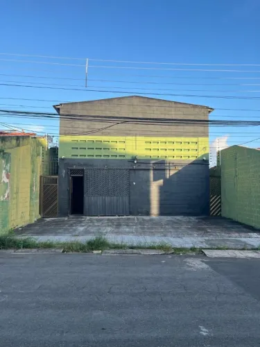 Alugo Galpão no bairro Maranhão Novo