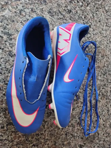 Chuteira Nike mercurial tamanho 41