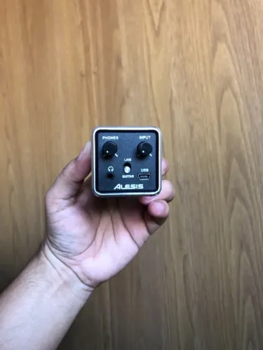 Interface de Áudio Alesis Core 1