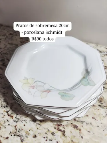 Pratos de sobremesa 20cm - porcelana Schmidt <br>R$90 todos