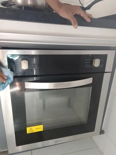 Vendo forno de embutir a gás, com temporizador,da marca Butler, funcionando perfeitamente
