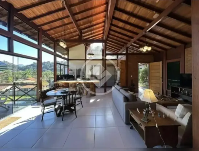 Casa com 3 quartos (sendo 2 suítes com closet) à venda no Green Valey em Albuquerque. Tere