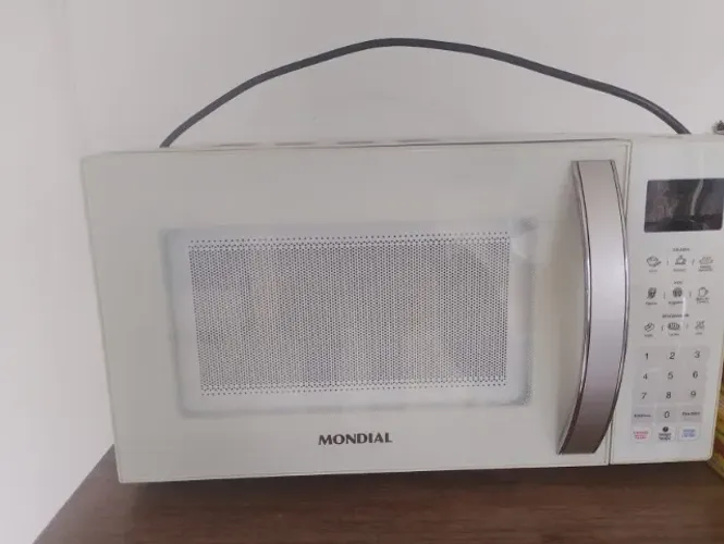 Microondas Mondial, 1 ano de uso, perfeito estado!