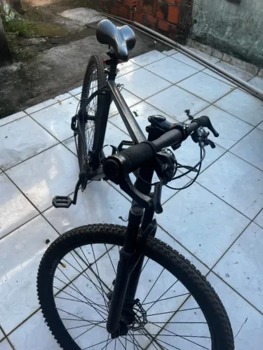 Vendo uma bicicleta pouco usa 