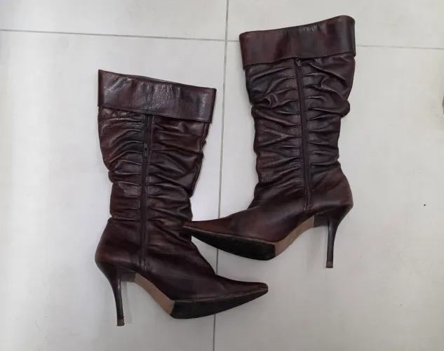 BOTA DE COURO LEGITIMO MARRON