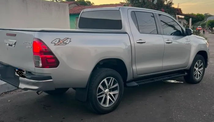 Toyota Hilux CD SRV 4X4 2.8 TDI Diesel Aut. 2019