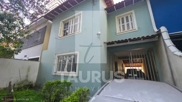 Casa sobrado para aluga na Vila Olímpia. 3 quartos, 4 vagas, quintal, edícula, 170m².