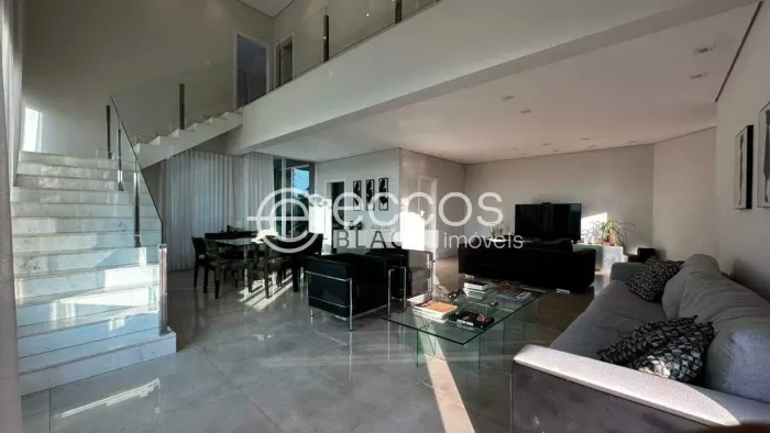 Casa em condomínio à venda, 4 quartos, 4 suítes, 2 vagas, Quintas do Sol - Nova Lima/MG