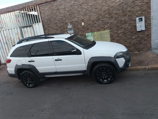 Fiat Palio Weekend Adventure Locker 1.8 Flex 2015