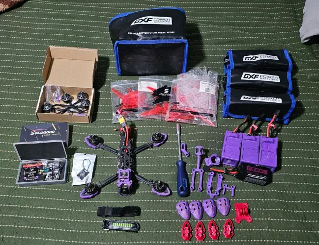Drone FPV 5" Mark 4 + kit de bateria e Peças.
