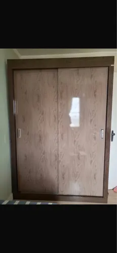 Vende-se guarda roupa