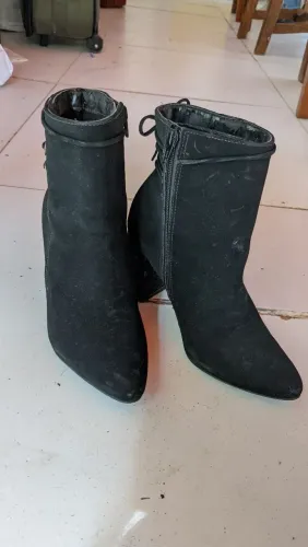 Bota Feminina Via Marte Nobuck Preta - Salto Grosso - N. 36