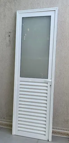 Porta Articulada C/Veneziana Vidro Leitoso
