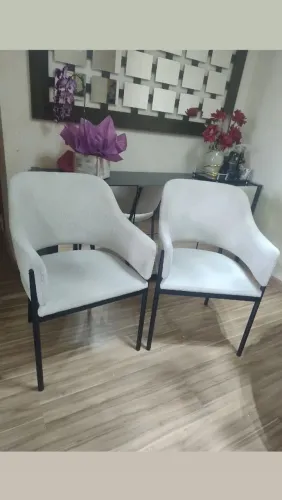 Par de Poltronas Premium Luxo Bouclé Off-White e Aço - Ótimo Estado