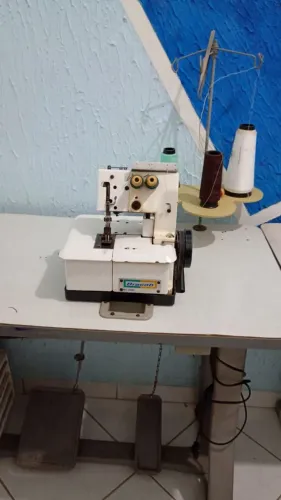 Máquina de costura 