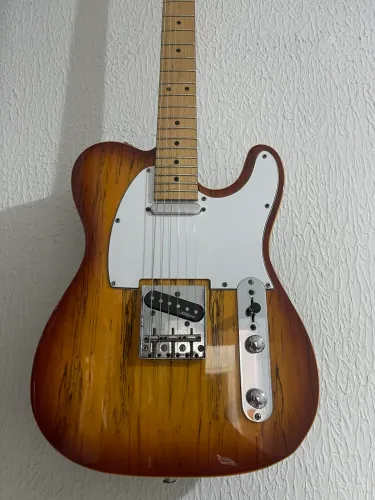 Guitarra telecaster