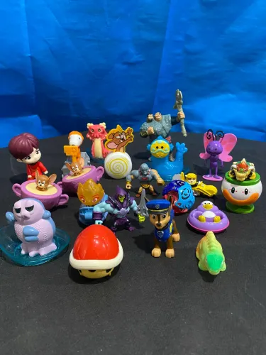 Lote 20 Miniaturas Colecionáveis - Personagens Diversos