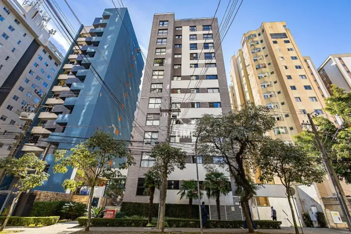 Apartamento Semi-Mobiliado com Sacada e Vaga 49m², Cristo Rei