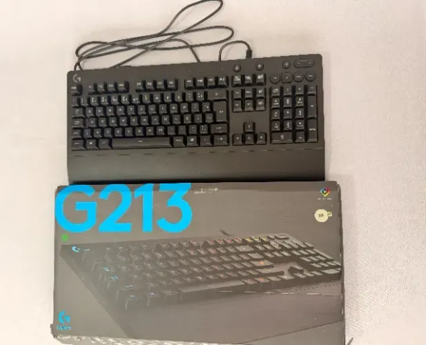 Teclado Gamer Logitech G213 ABNT2 - Usado