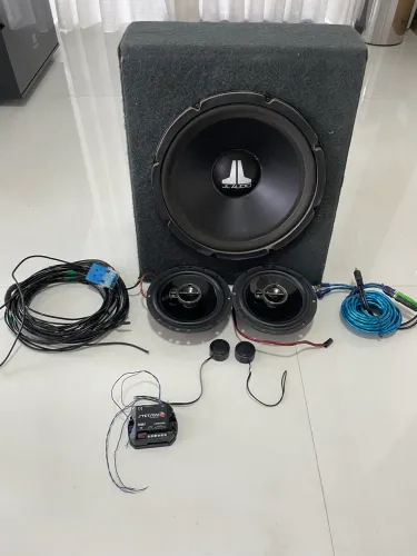 SUB JL 12 polegadas + alto falantes