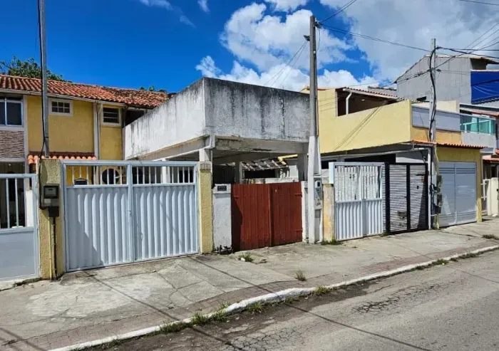 Casa Duplex com 3 quartos no Parque Riviera em Cabo Frio.
