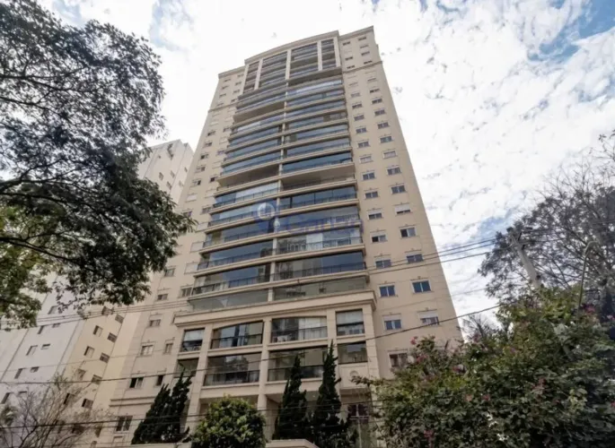 Apartamento a venda com 3 quartos Moema