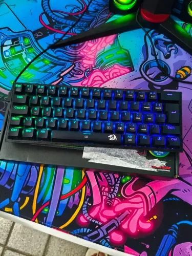 Teclado gamer REDRAGON FIZZ
