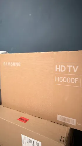 Smart TV Samsung 32" HD Tizen HDR Wi-Fi HDMI Bivolt Preta LACRADO
