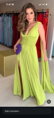 Vendo vestido de festa da loja Bliss, tamanho P, usado somente uma vez,